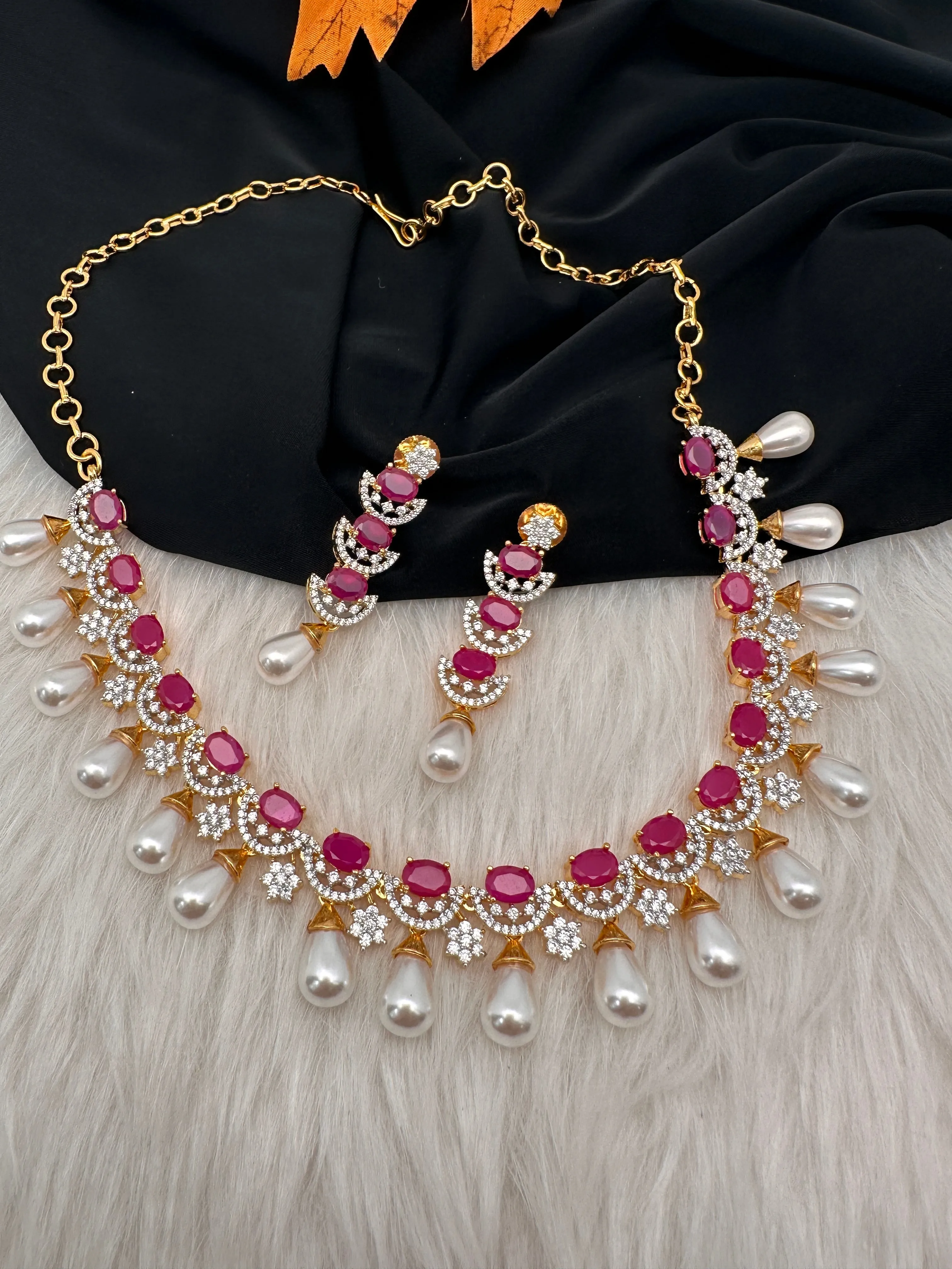 AD Color Stone Pearls Neckline Short Necklace