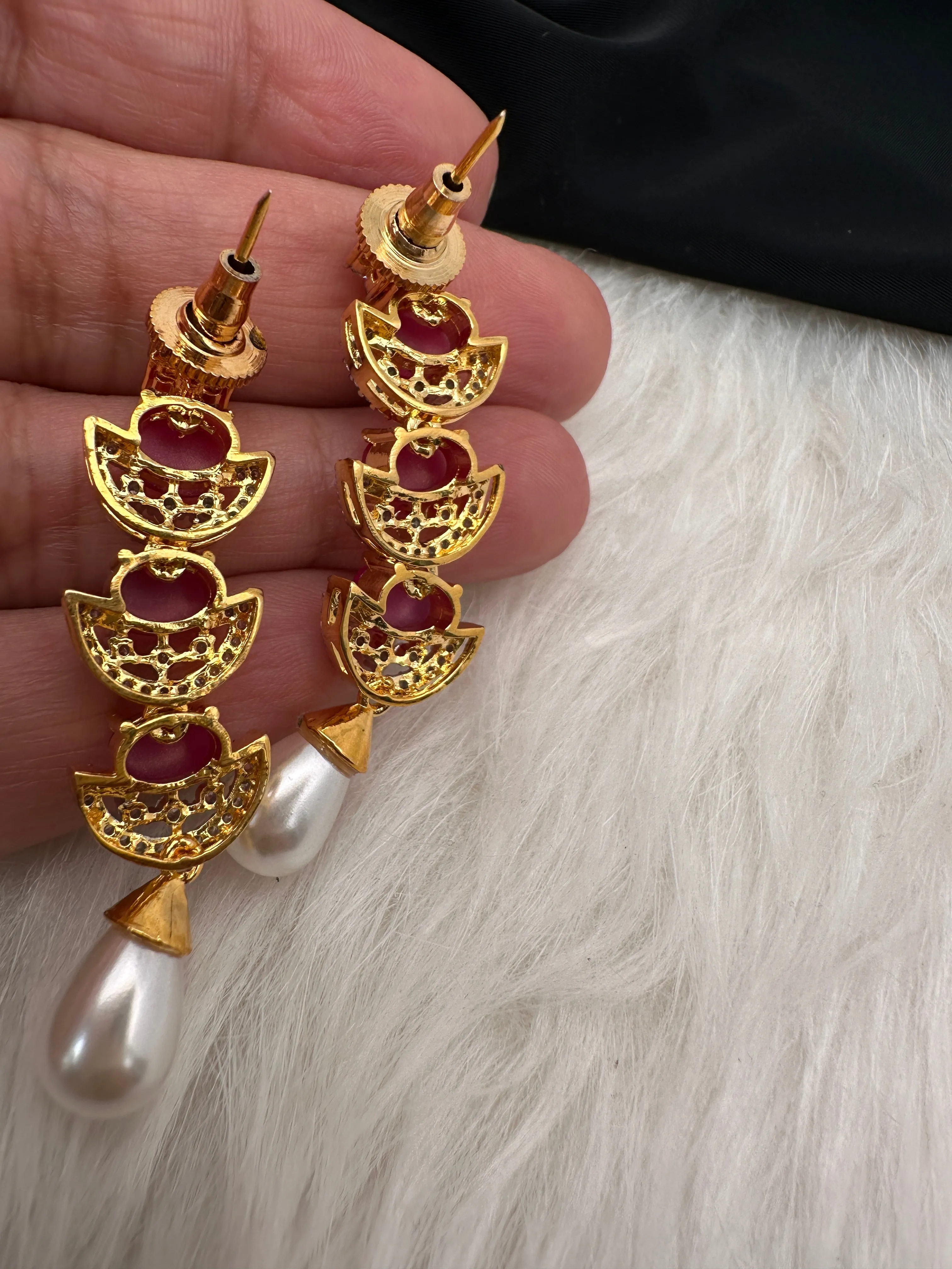 AD Color Stone Pearls Neckline Short Necklace