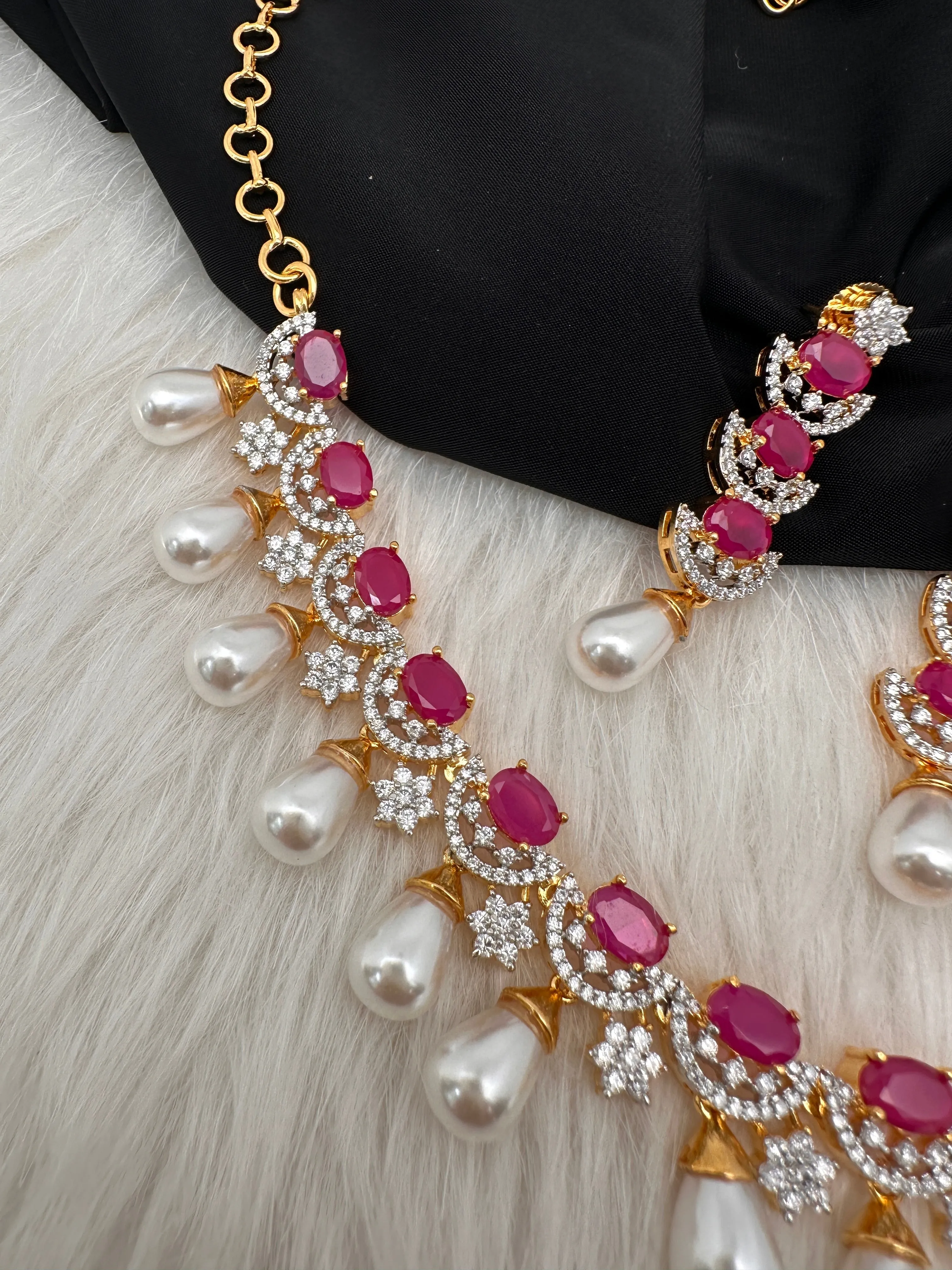 AD Color Stone Pearls Neckline Short Necklace