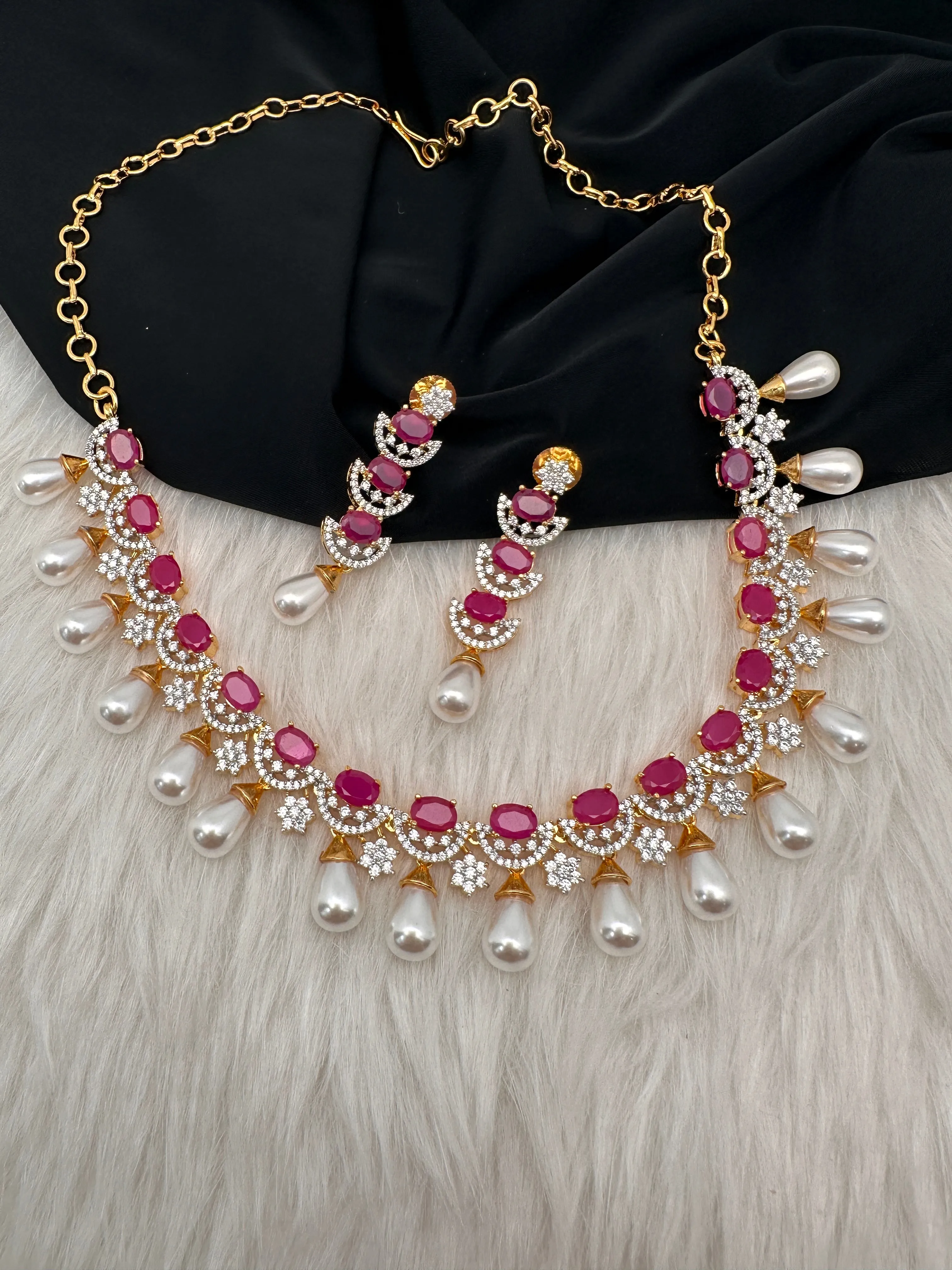 AD Color Stone Pearls Neckline Short Necklace