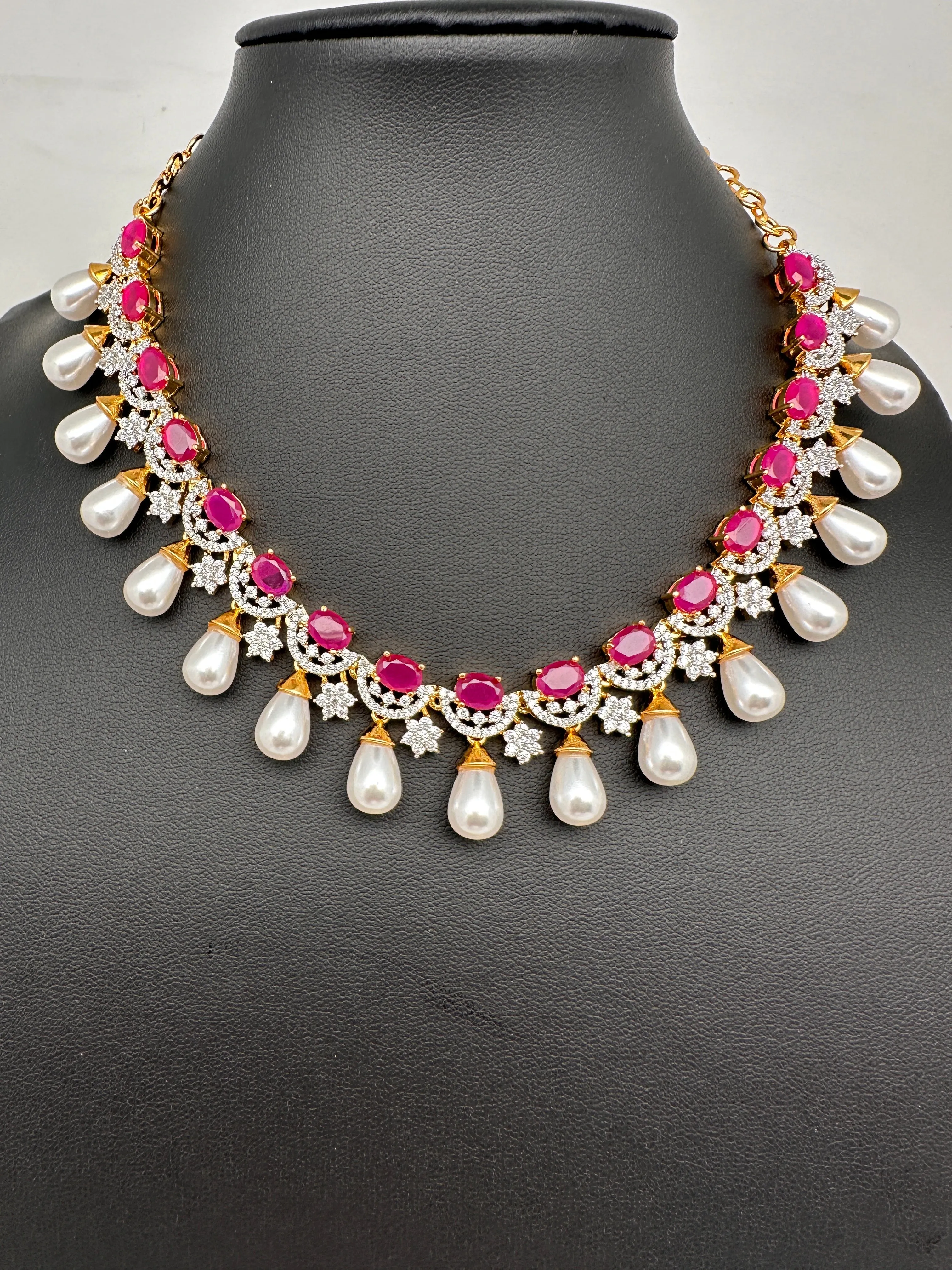AD Color Stone Pearls Neckline Short Necklace
