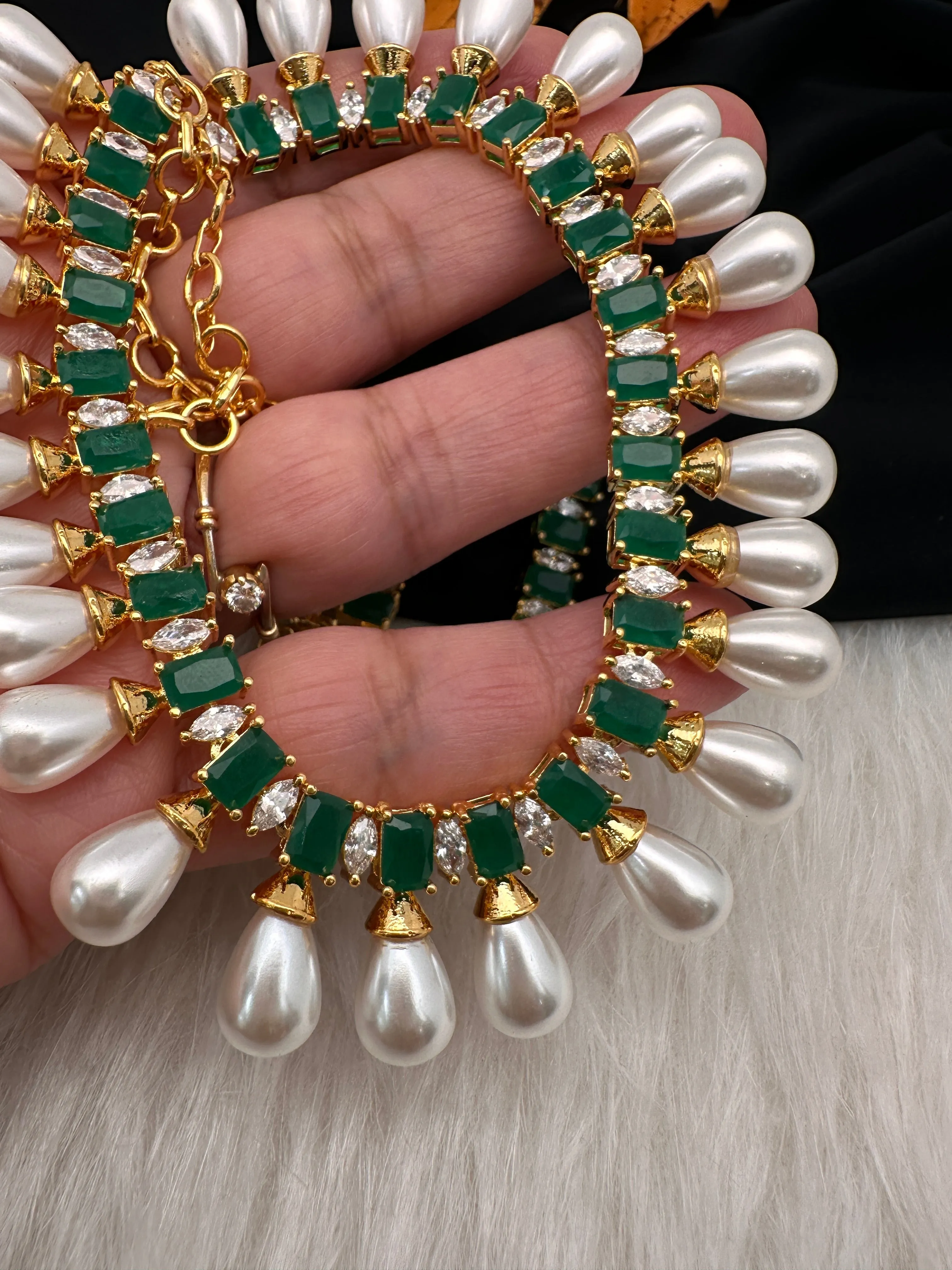 AD Color Stone Pearls Neckline Short Necklace