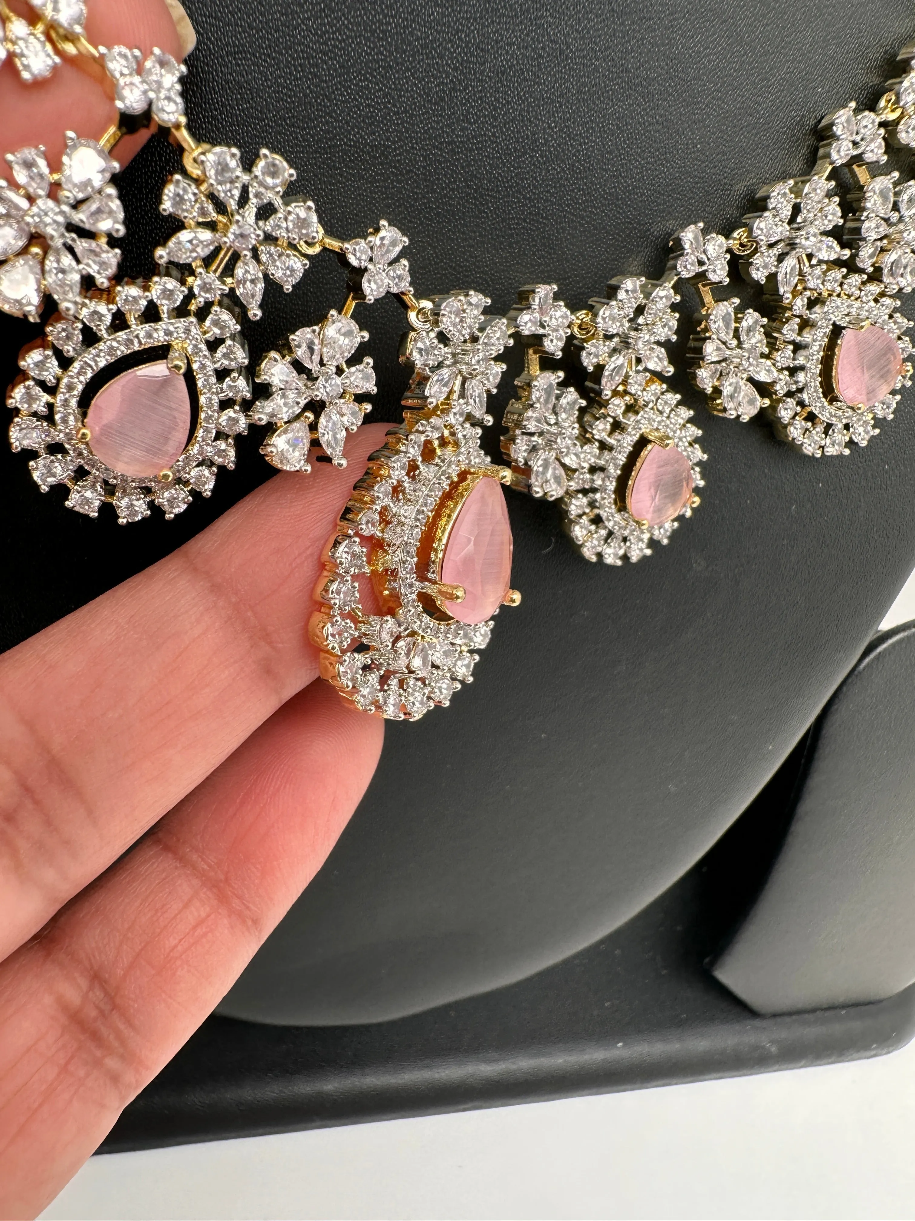 AD Color Stone Short Necklace