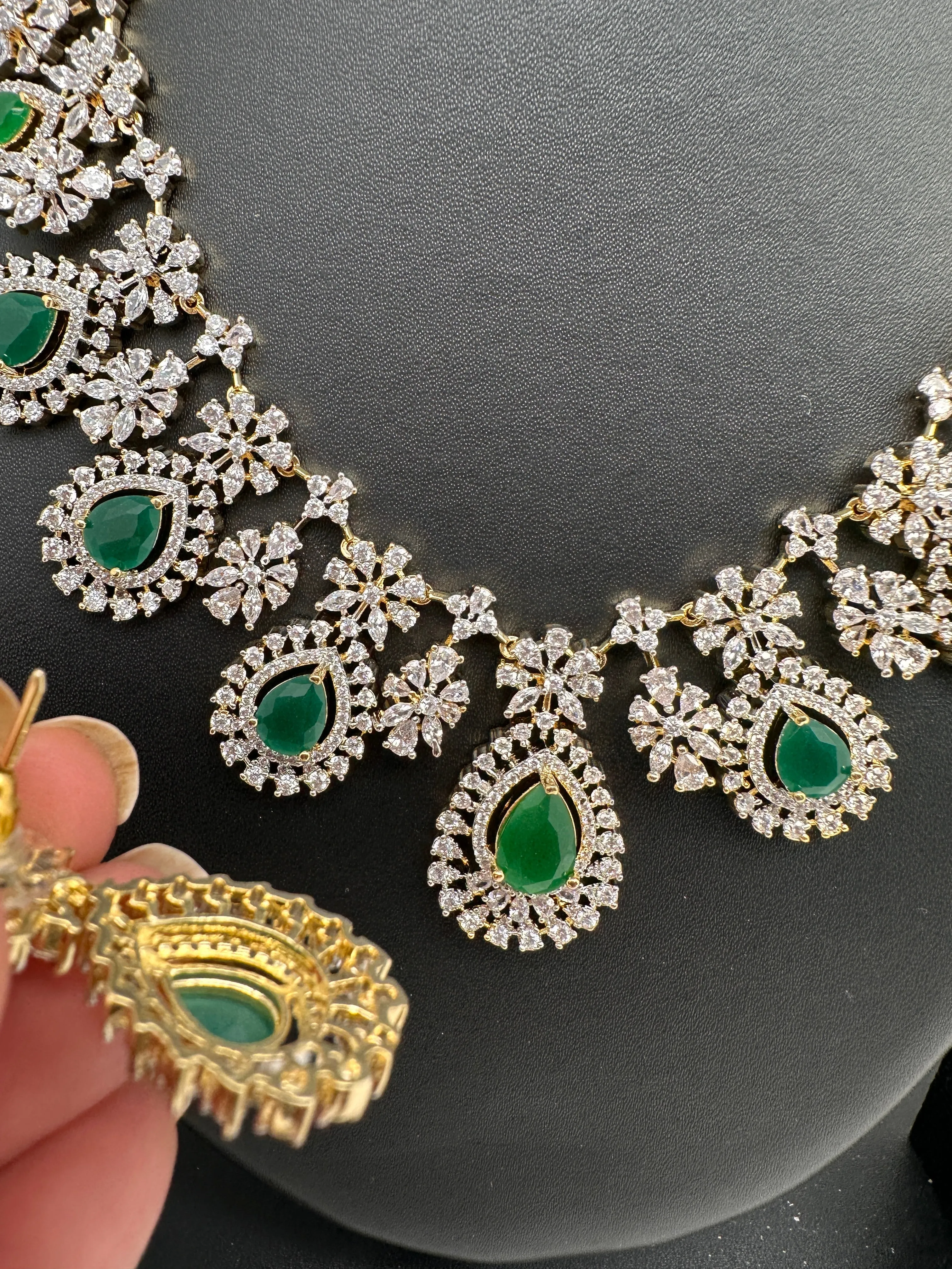 AD Color Stone Short Necklace