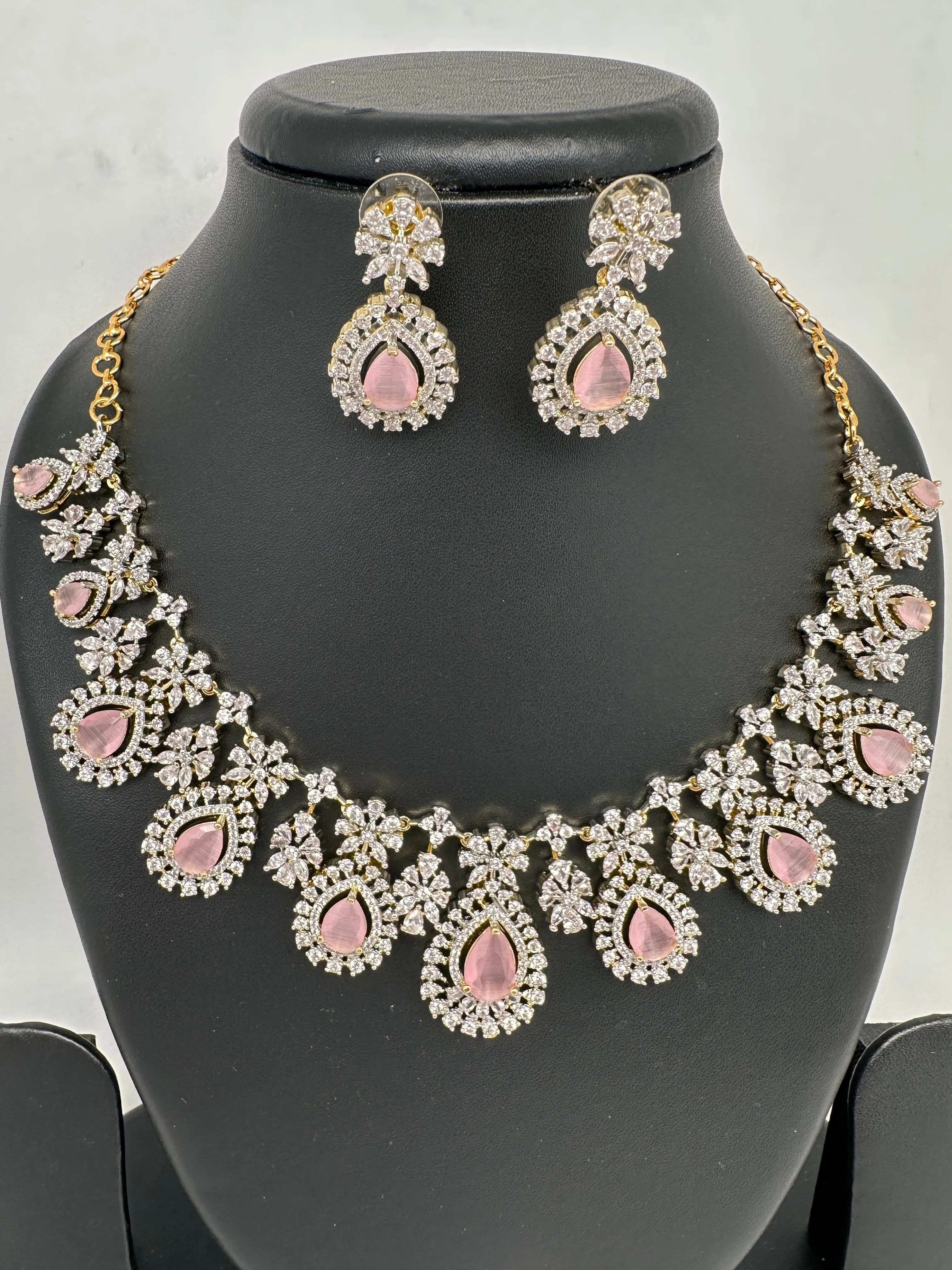 AD Color Stone Short Necklace