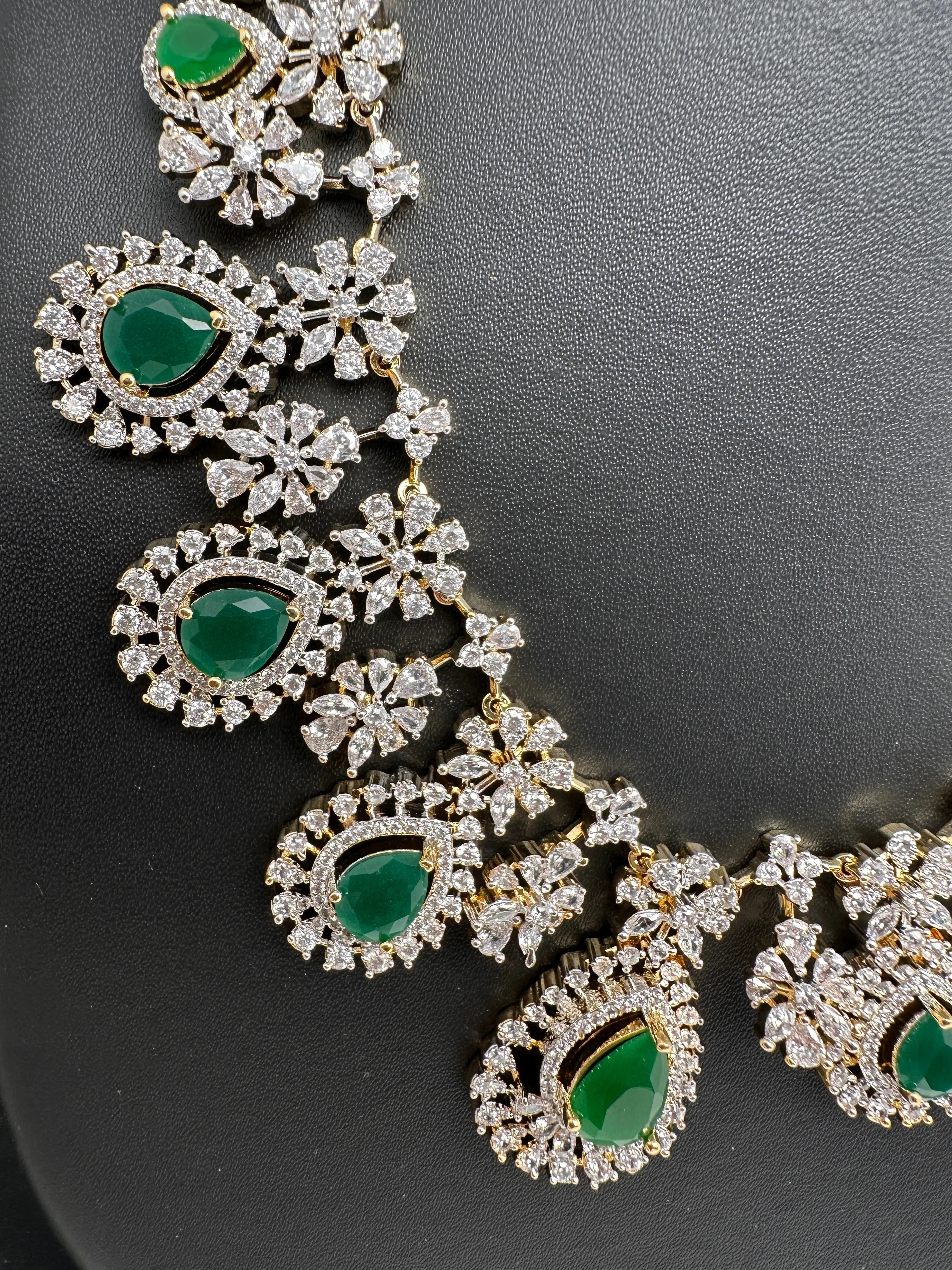 AD Color Stone Short Necklace