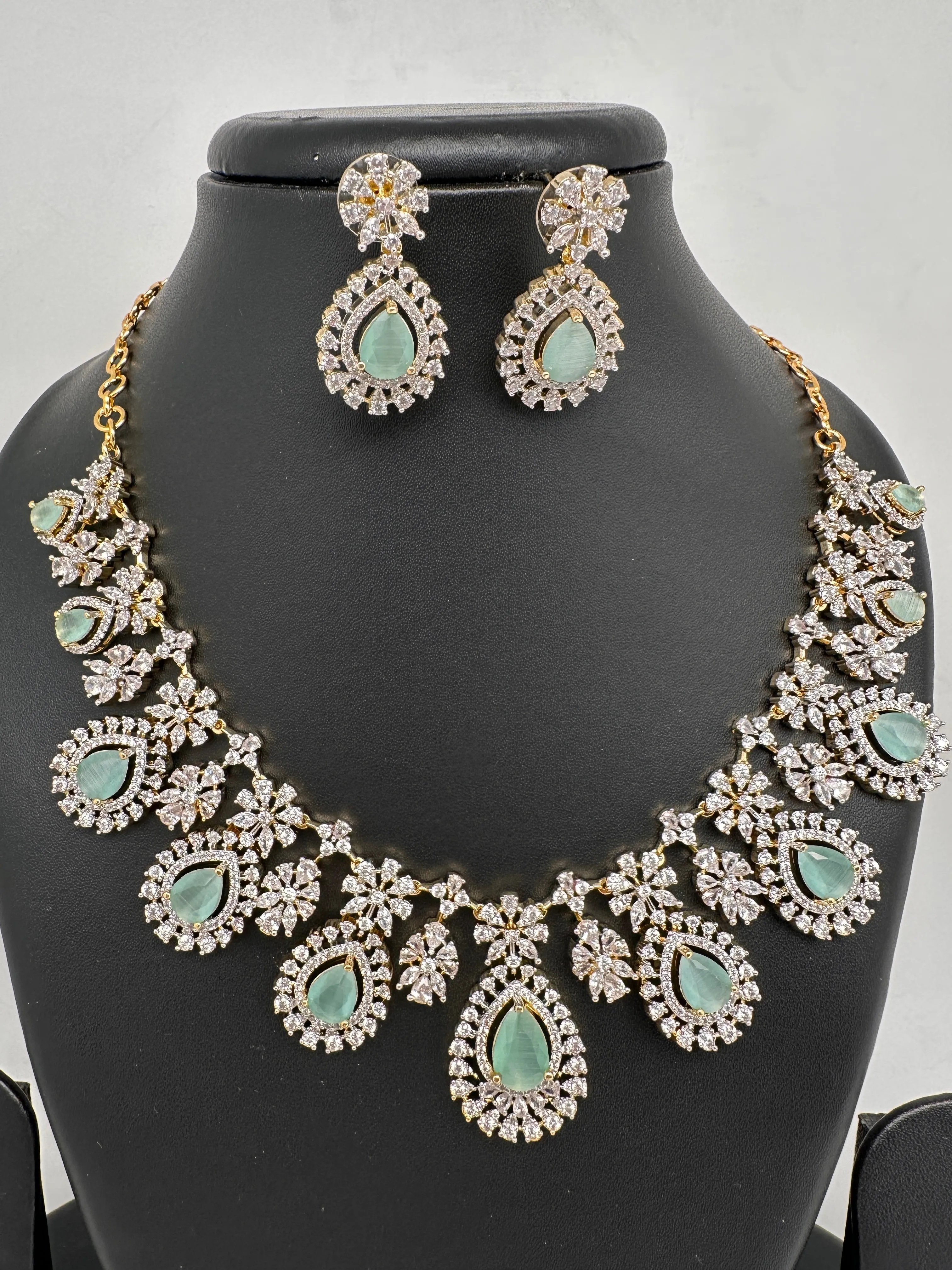 AD Color Stone Short Necklace
