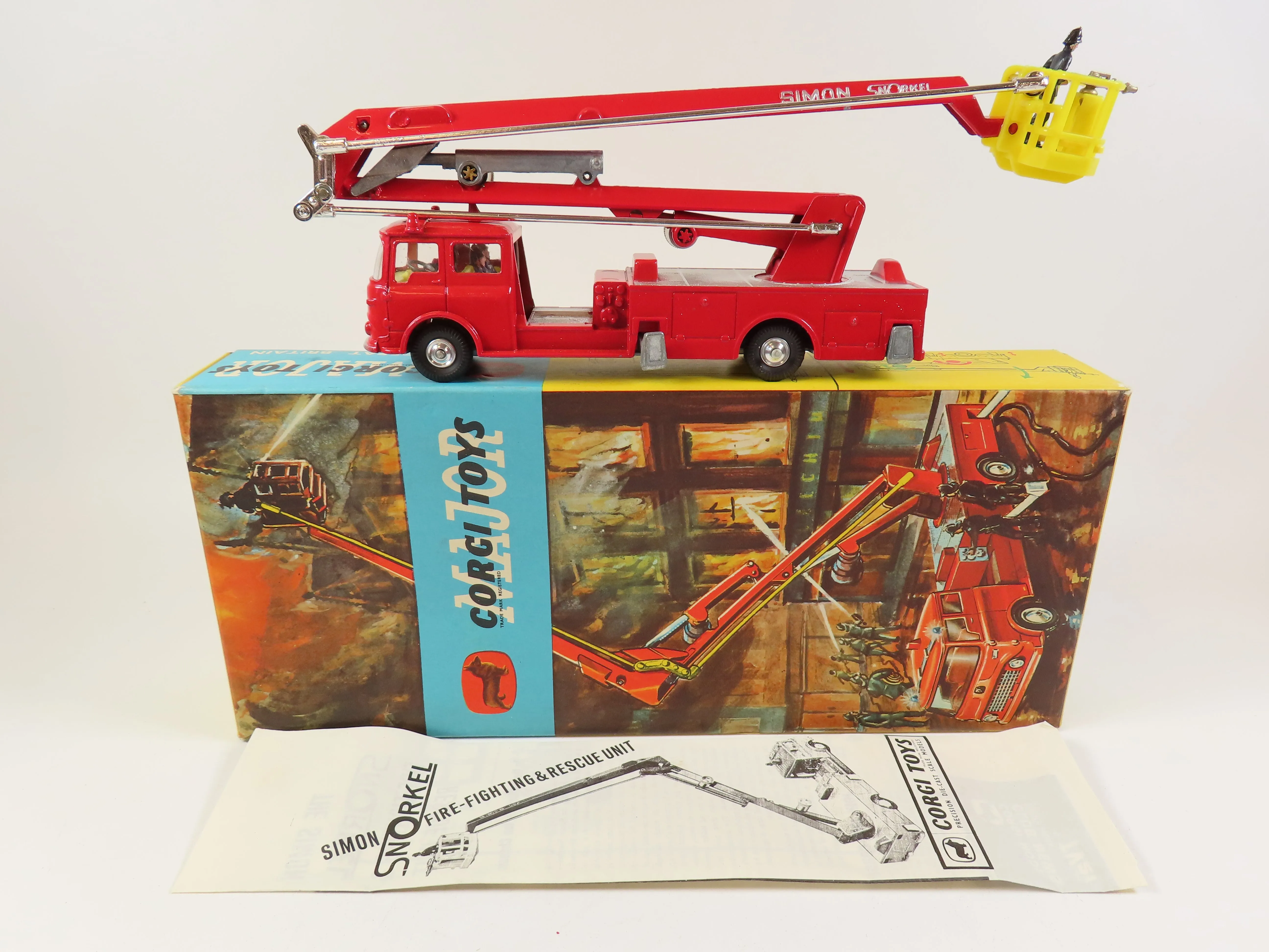 Corgi 1127 Simon Snorkel Fire Engine, 99%  Mint/Boxed! Fantastic example!