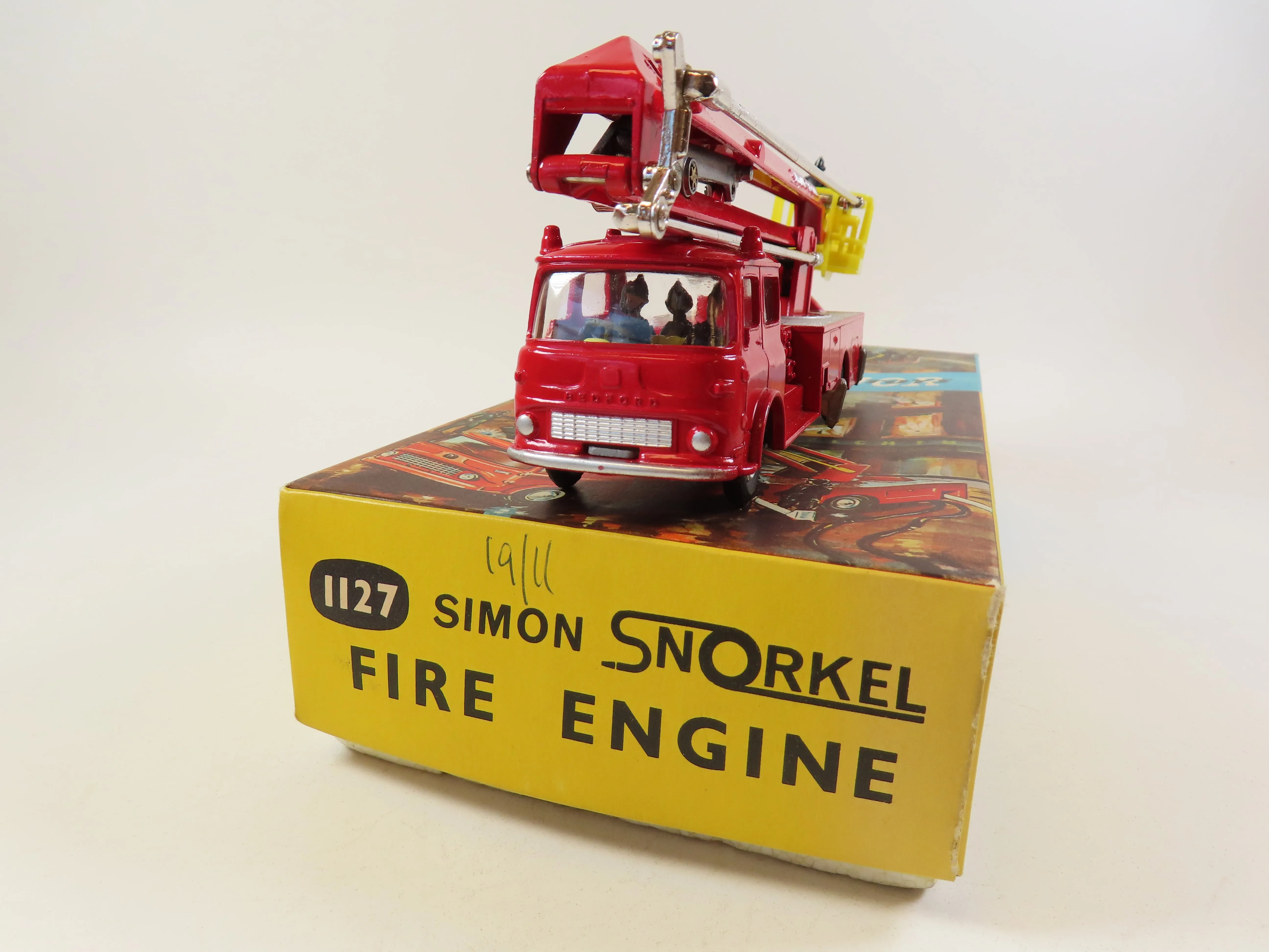 Corgi 1127 Simon Snorkel Fire Engine, 99%  Mint/Boxed! Fantastic example!