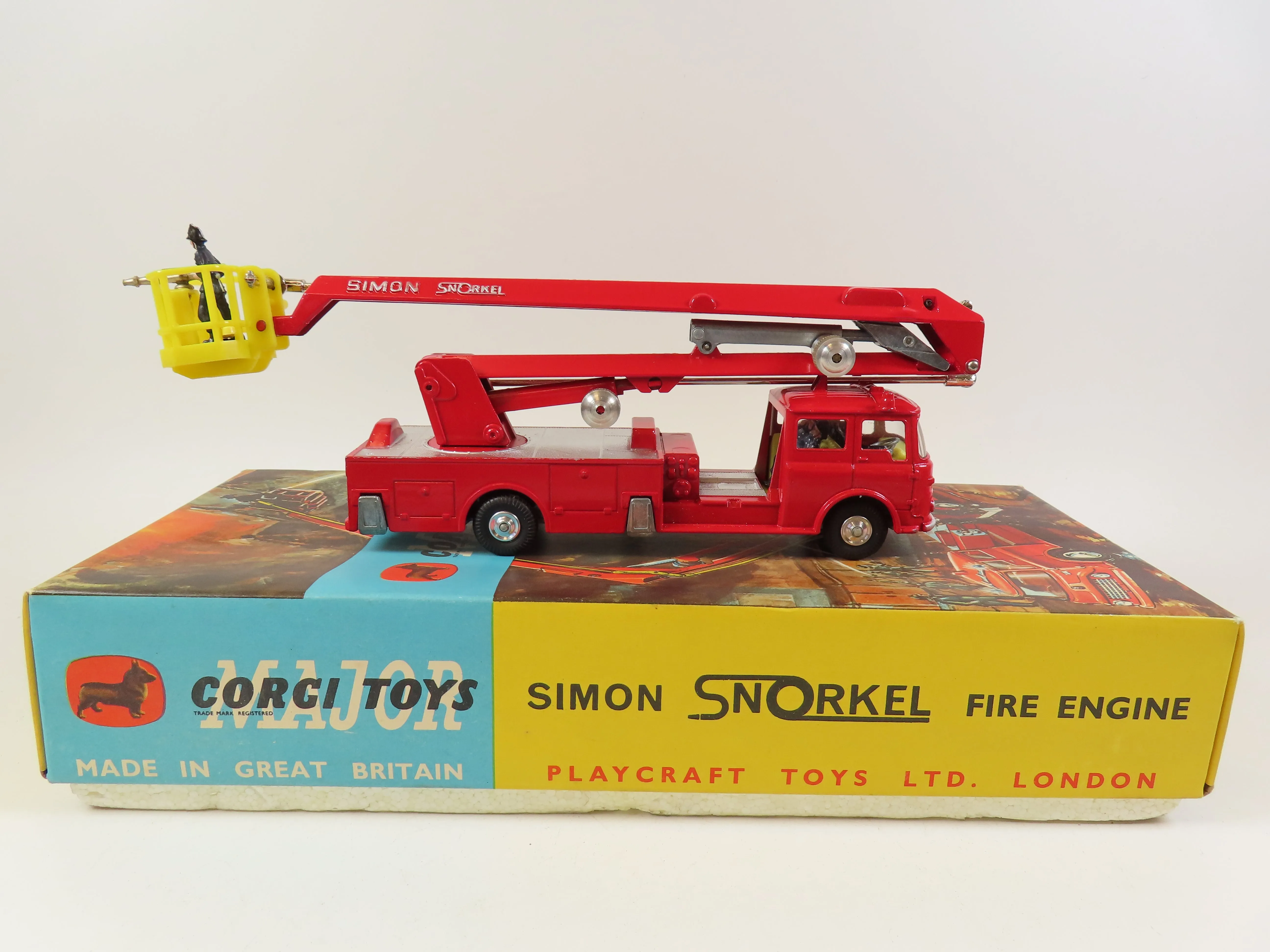 Corgi 1127 Simon Snorkel Fire Engine, 99%  Mint/Boxed! Fantastic example!