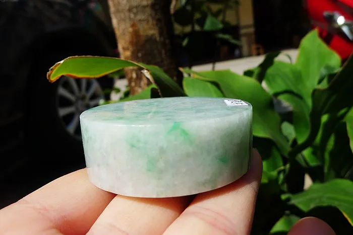 Natural Jade Rough Jadeite Raw (132g,5.2X5.2X1.8cm)
