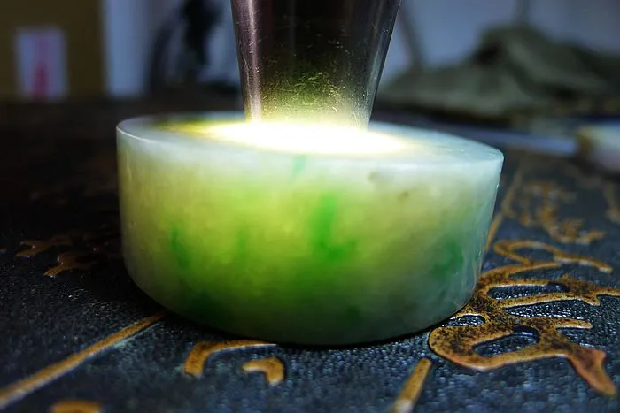Natural Jade Rough Jadeite Raw (132g,5.2X5.2X1.8cm)