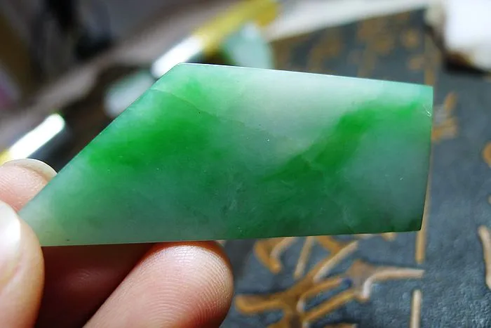 Natural Jade Rough Jadeite Raw (14g,5.6X2.1X0.45cm)