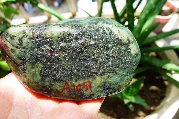 Natural Jade Rough Jadeite Raw (458g,10.5X6.6X4cm)