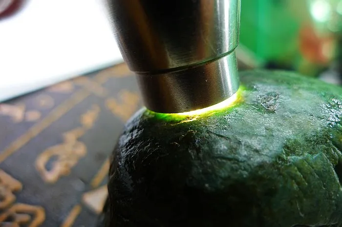 Natural Jade Rough Jadeite Raw (458g,10.5X6.6X4cm)