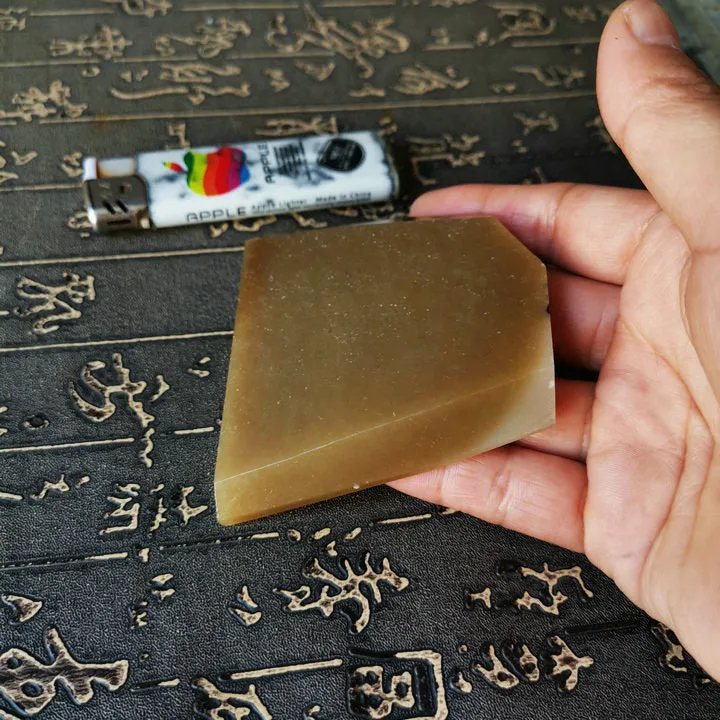 Natural Kunlun Jade Rough Nephrite Raw (118g, 7X6X1cm)