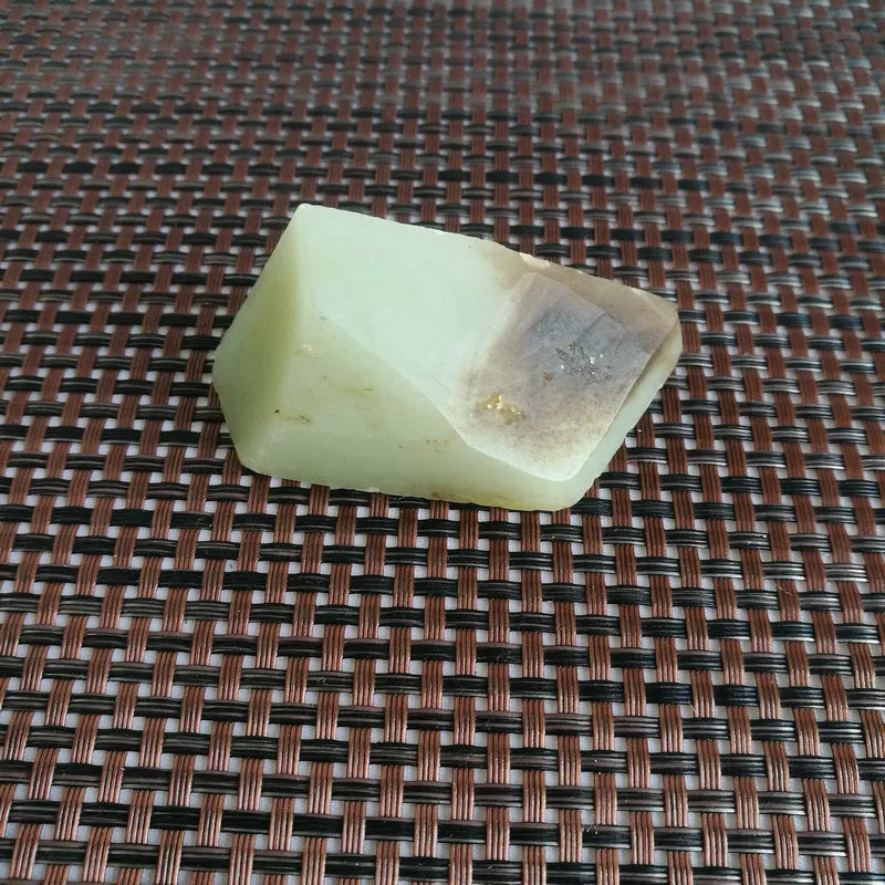Natural Kunlun Jade Rough Nephrite Raw (64g,6.7X2.7X3cm)