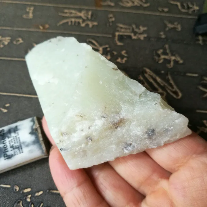 Natural Siberian Jade Rough Nephrite Raw (144g, 9.5X4X3cm)