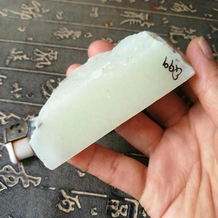 Natural Siberian Jade Rough Nephrite Raw (144g, 9.5X4X3cm)