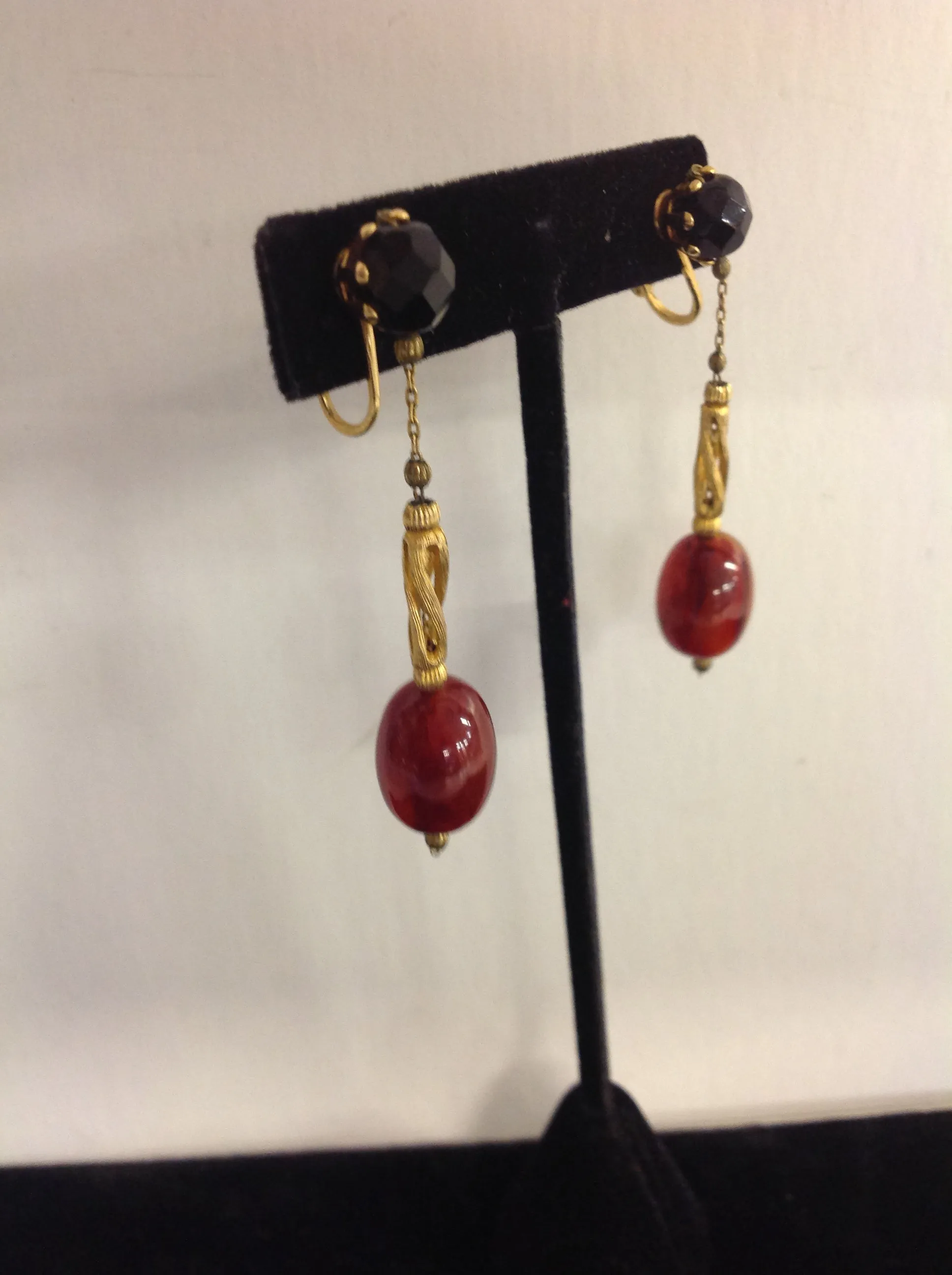 Vintage Goldtone Dangling Plastic Faux Amber Onyx Clip On Earrings