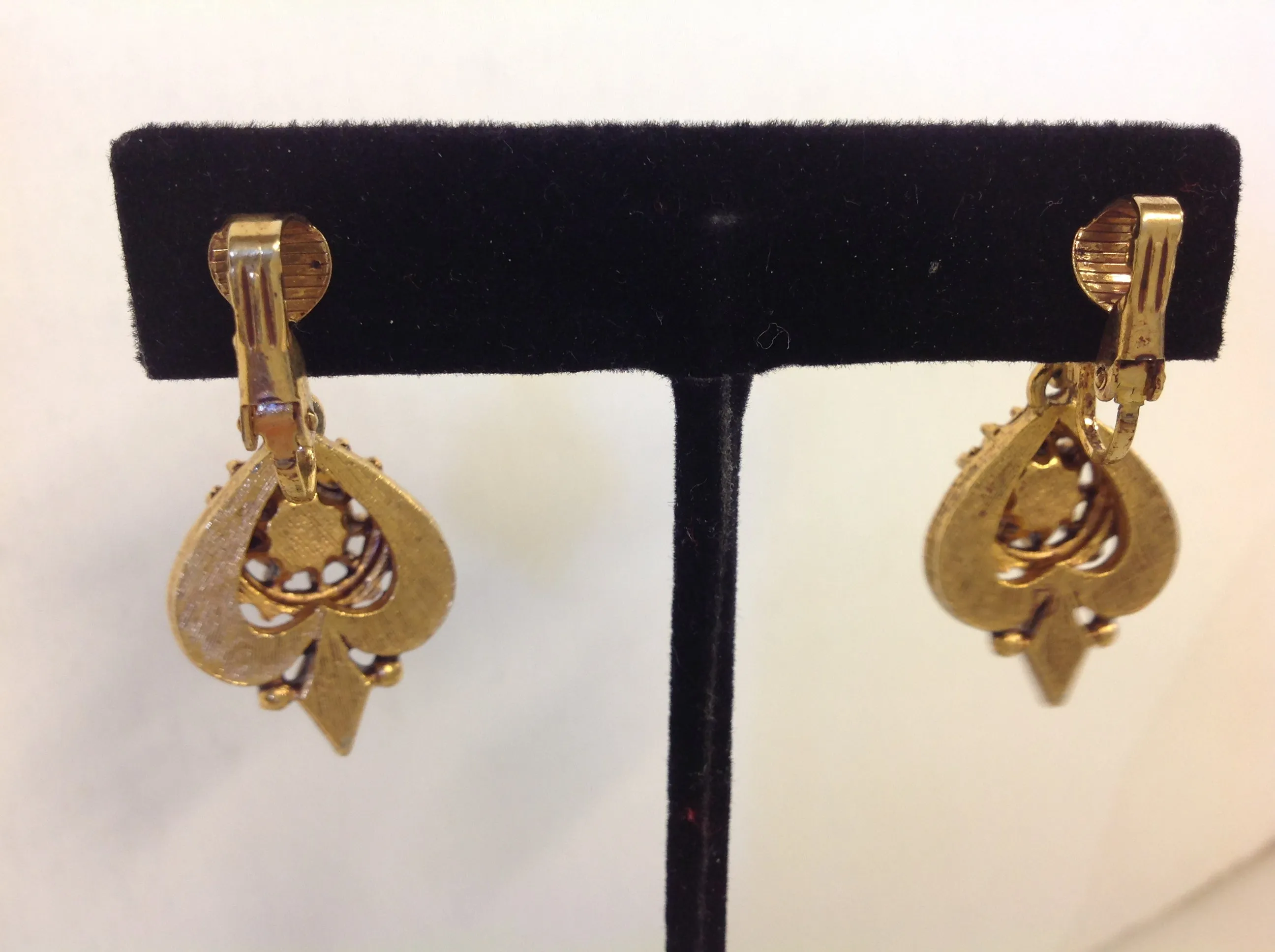 Vintage Goldtone Royal Crest Amber Rhinestone Pendant Clip On Earrings